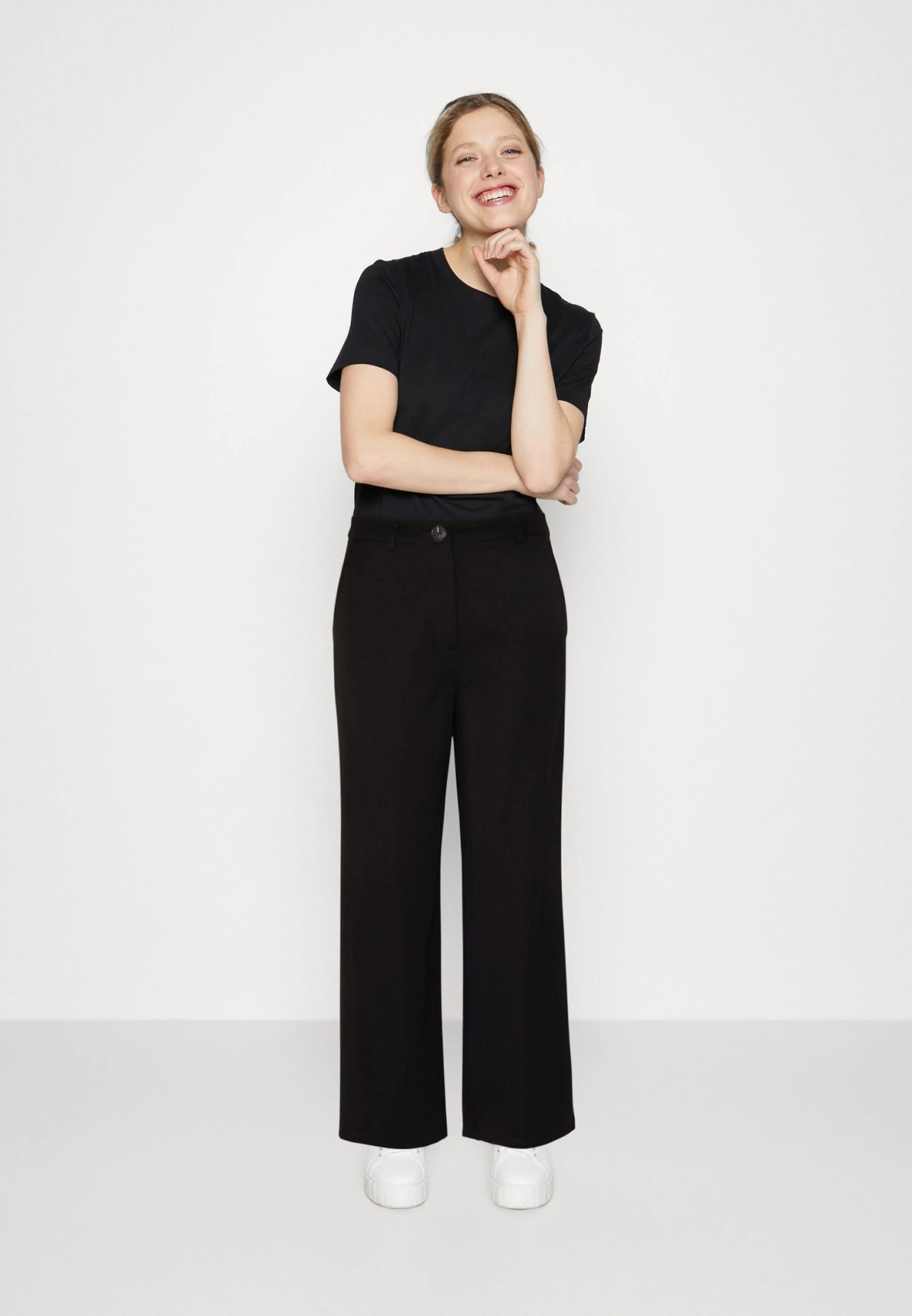 Even&Odd Tailored Wide Leg Culotte - Pantalon Classique - Black 4 Even&Odd Tailored Wide Leg Culotte - Pantalon Classique - Black – Image 2