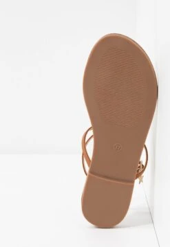 Even&Odd Tongs - Cognac 15 Even&Odd Tongs - Cognac -Even&Odd 296387ab97ce49b095a6871ec4457a35