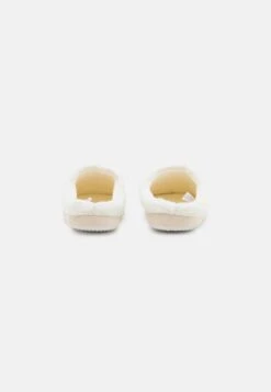 Even&Odd Chaussons - Off-White 11 Even&Odd Chaussons - Off-White -Even&Odd 35c6cdf3ba4a4b4bbdde8f8994562a0c