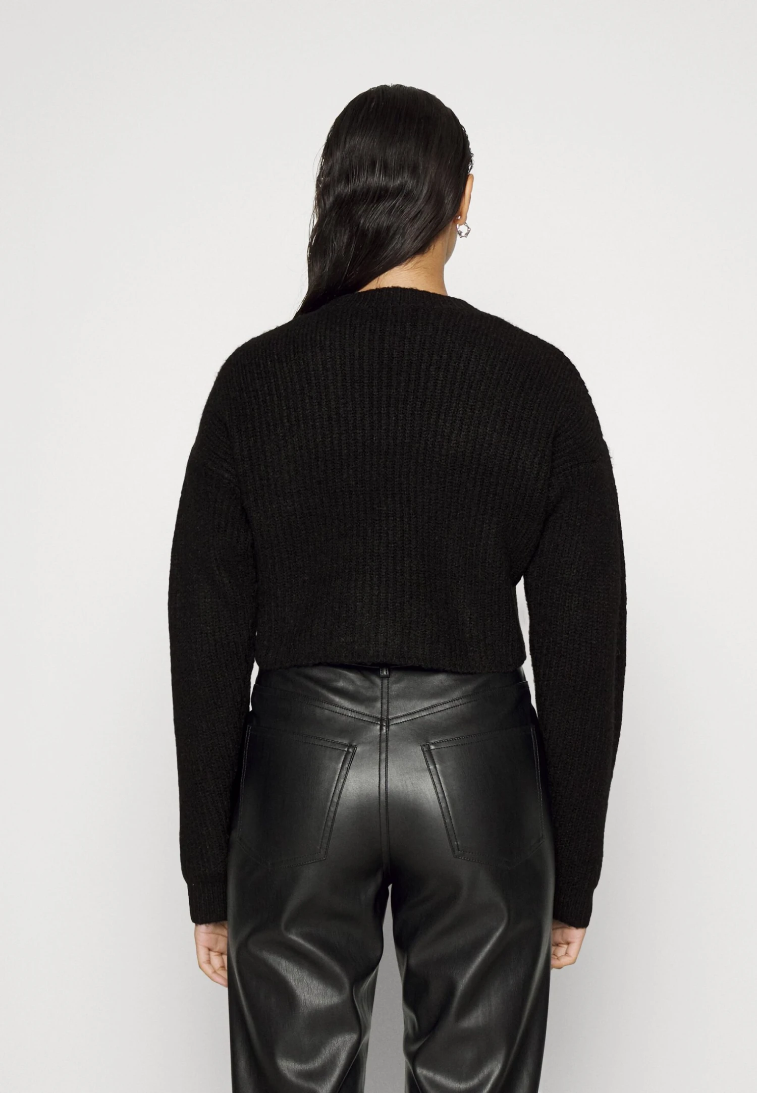 Even&Odd Pullover - Black 5 Even&Odd Pullover - Black – Image 3