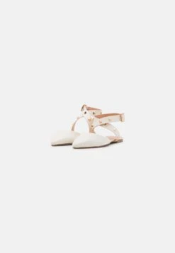 Sandales - Off-White 10 Sandales - Off-White -Even&Odd 489bb826f6a24387b56700e538d55b2b