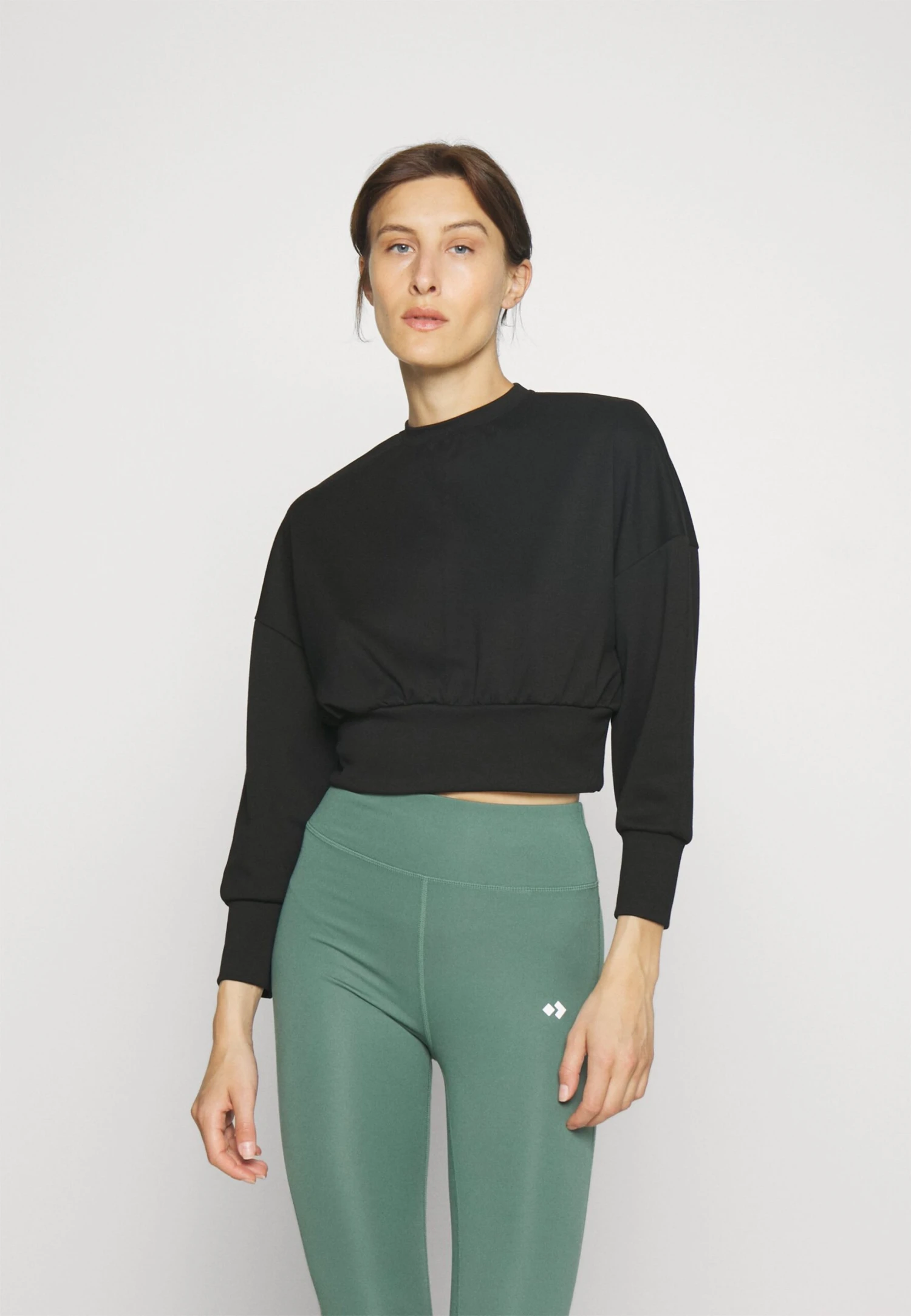 Sweatshirt - Black 5 Sweatshirt - Black – Image 3