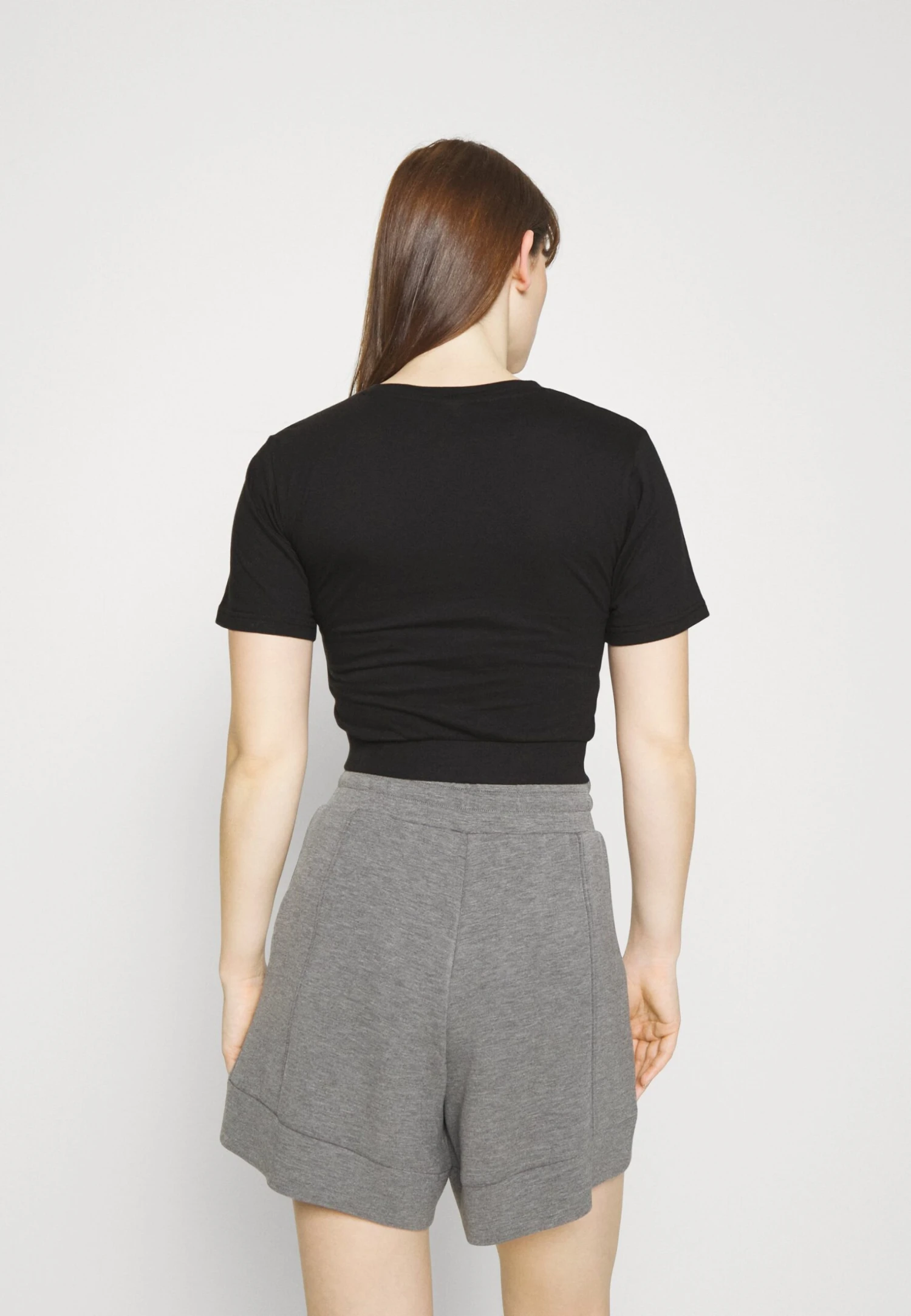 T-Shirt Basique - Black 5 T-Shirt Basique - Black – Image 3