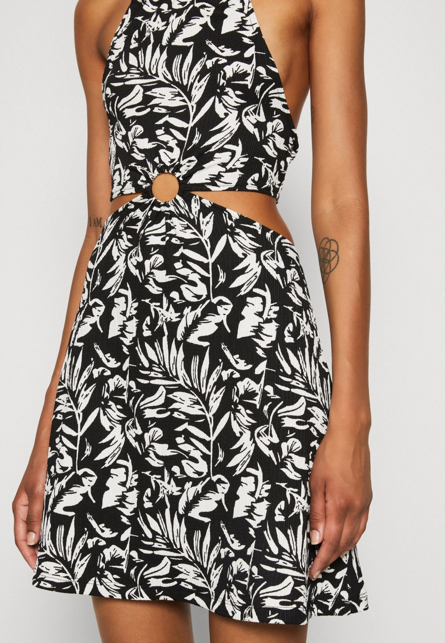 Even&Odd Robe De Jour - Black White 8 Even&Odd Robe De Jour - Black White – Image 6