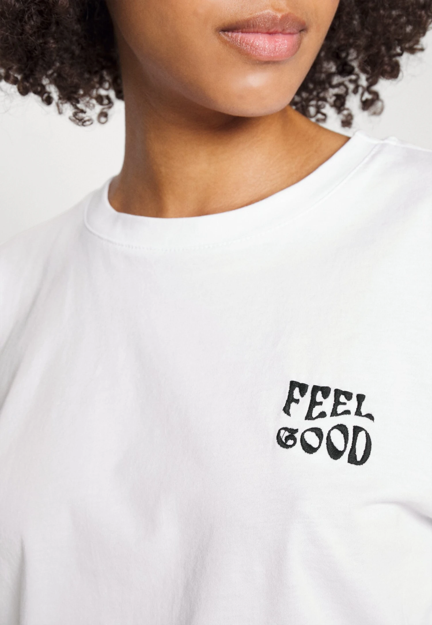 Even&Odd Clare Feel Good Chest Artwork - T-Shirt Imprimé - White 7 Even&Odd Clare Feel Good Chest Artwork - T-Shirt Imprimé - White – Image 5