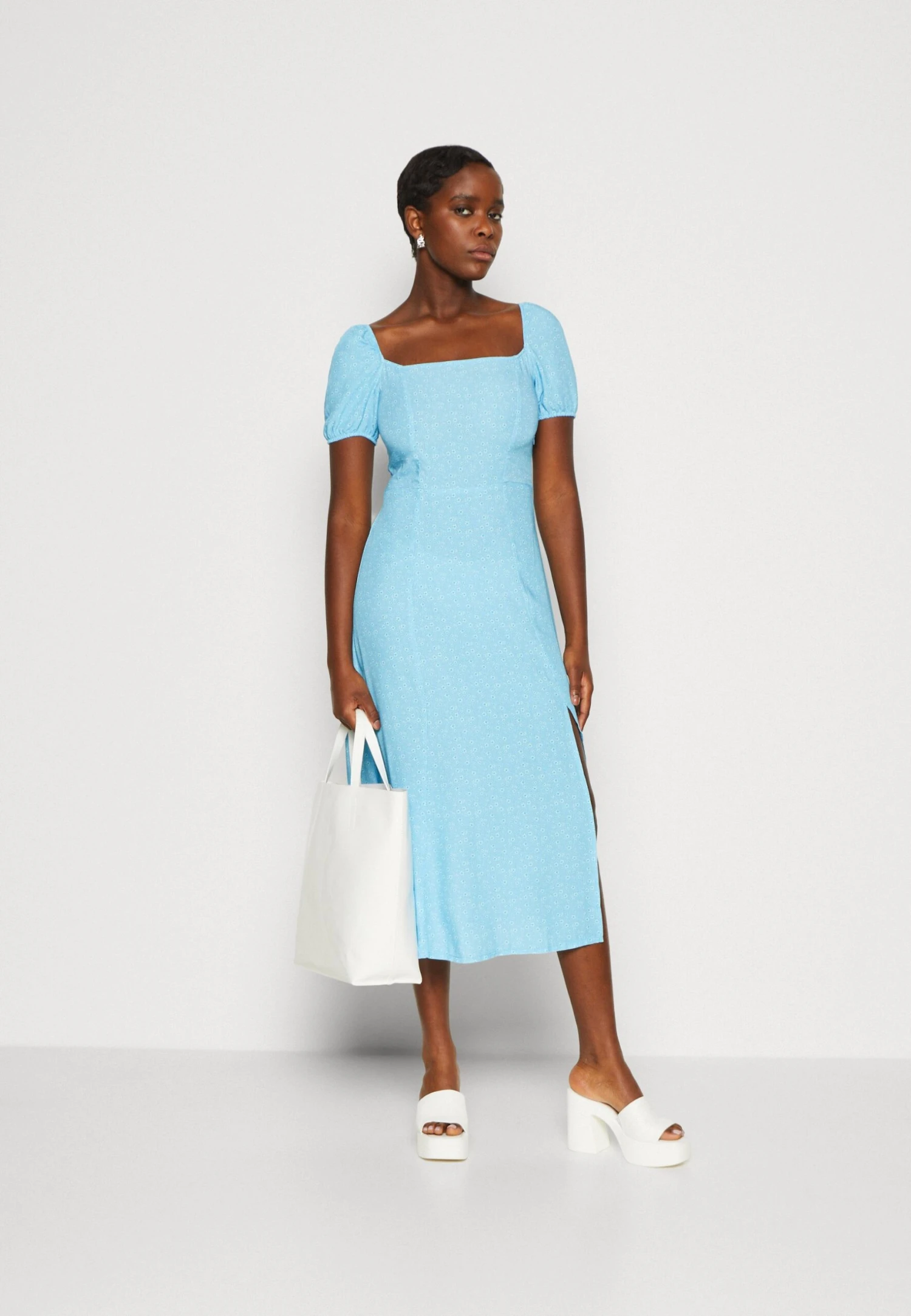 Even&Odd Robe De Jour - Light Blue/White 4 Even&Odd Robe De Jour - Light Blue/White – Image 2