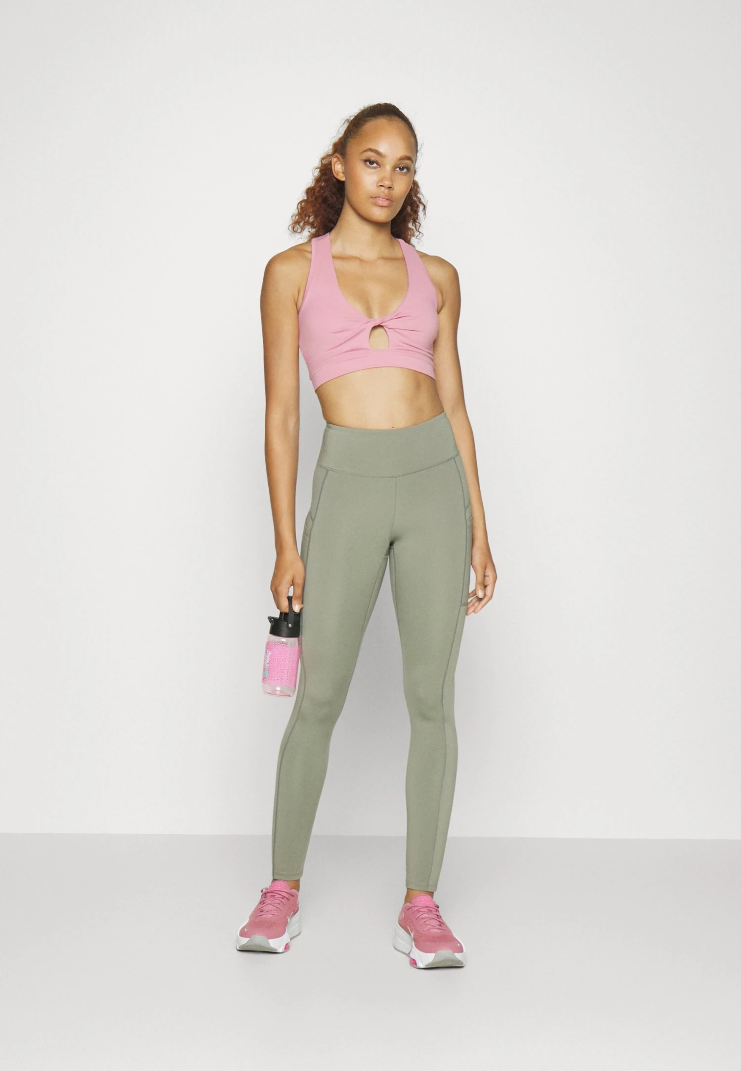 Brassières De Sport À Maintien Normal - Light Pink 4 Brassières De Sport À Maintien Normal - Light Pink – Image 2