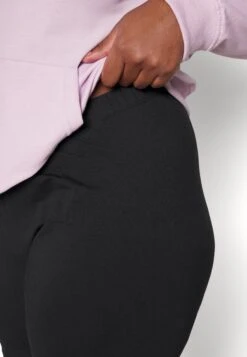 Short - Black -Even&Odd 8f1cb94e9e1b45c9b27e631544df98d0