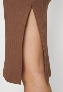 Pencil Skirt With Slit - Jupe Crayon - Brown -Even&Odd 954f7981835e476381a28023a09b166b