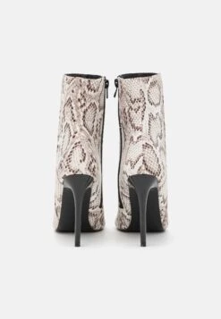 Even&Odd Bottines À Talons Hauts - Coloured 10 Even&Odd Bottines À Talons Hauts - Coloured -Even&Odd 966ef552863c45c0a24b4a3be80f6eb7