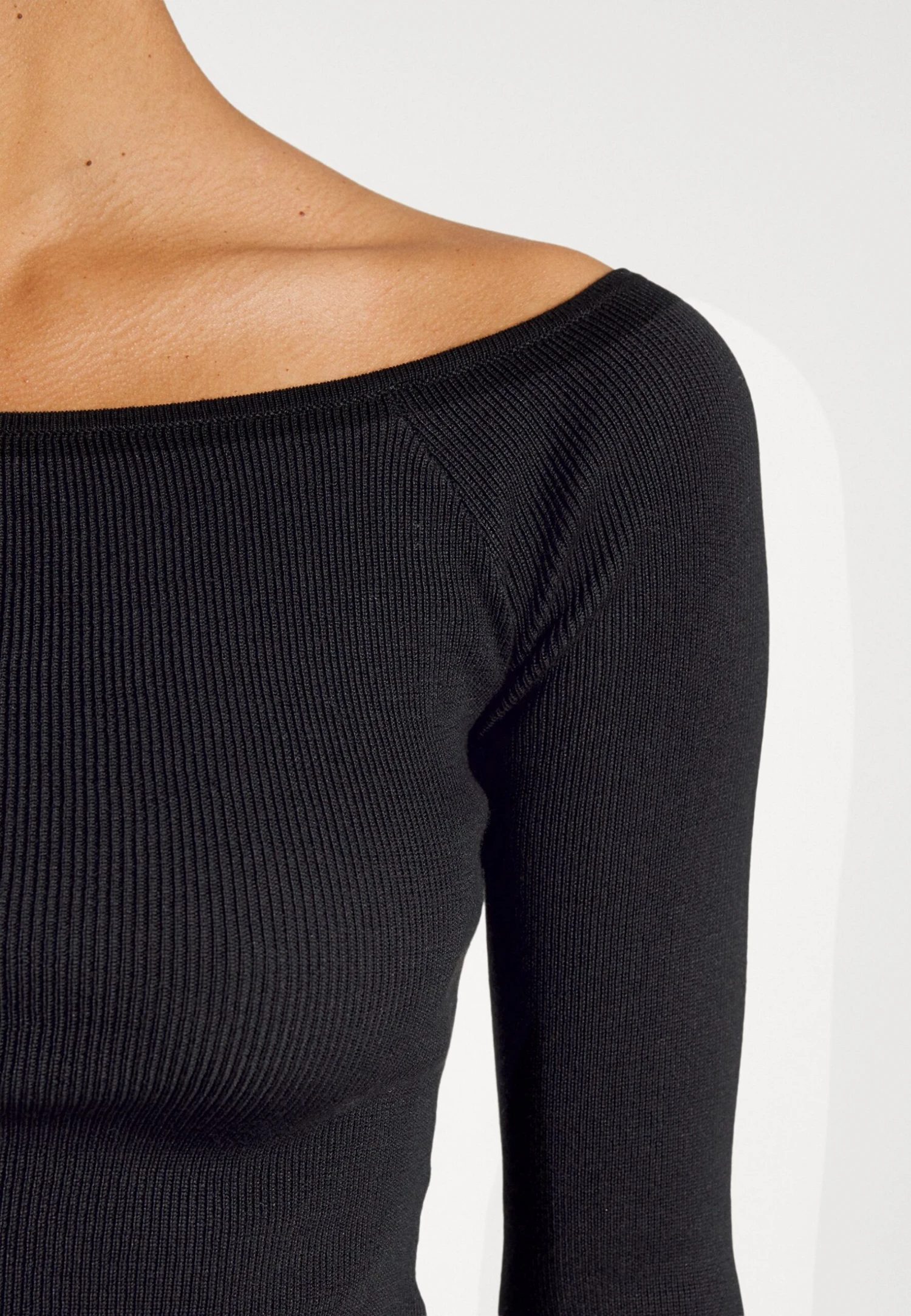 Offshoulder Basic - Pullover - Black 8 Offshoulder Basic - Pullover - Black – Image 6
