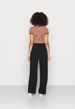 Even&Odd Belt Detail Wide Leg Pants - Pantalon Classique - Black -Even&Odd a9855e632de94b4d8943728ce35404ce
