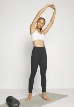 Brassières De Sport À Maintien Léger - Off-White 11 Brassières De Sport À Maintien Léger - Off-White -Even&Odd ac78fd112c9145ca958837d83e8ea01c