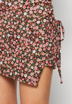 Even&Odd Short - Black/Multi-Coloured 13 Even&Odd Short - Black/Multi-Coloured -Even&Odd baf04f3aaf424bb2894a896b24be103b