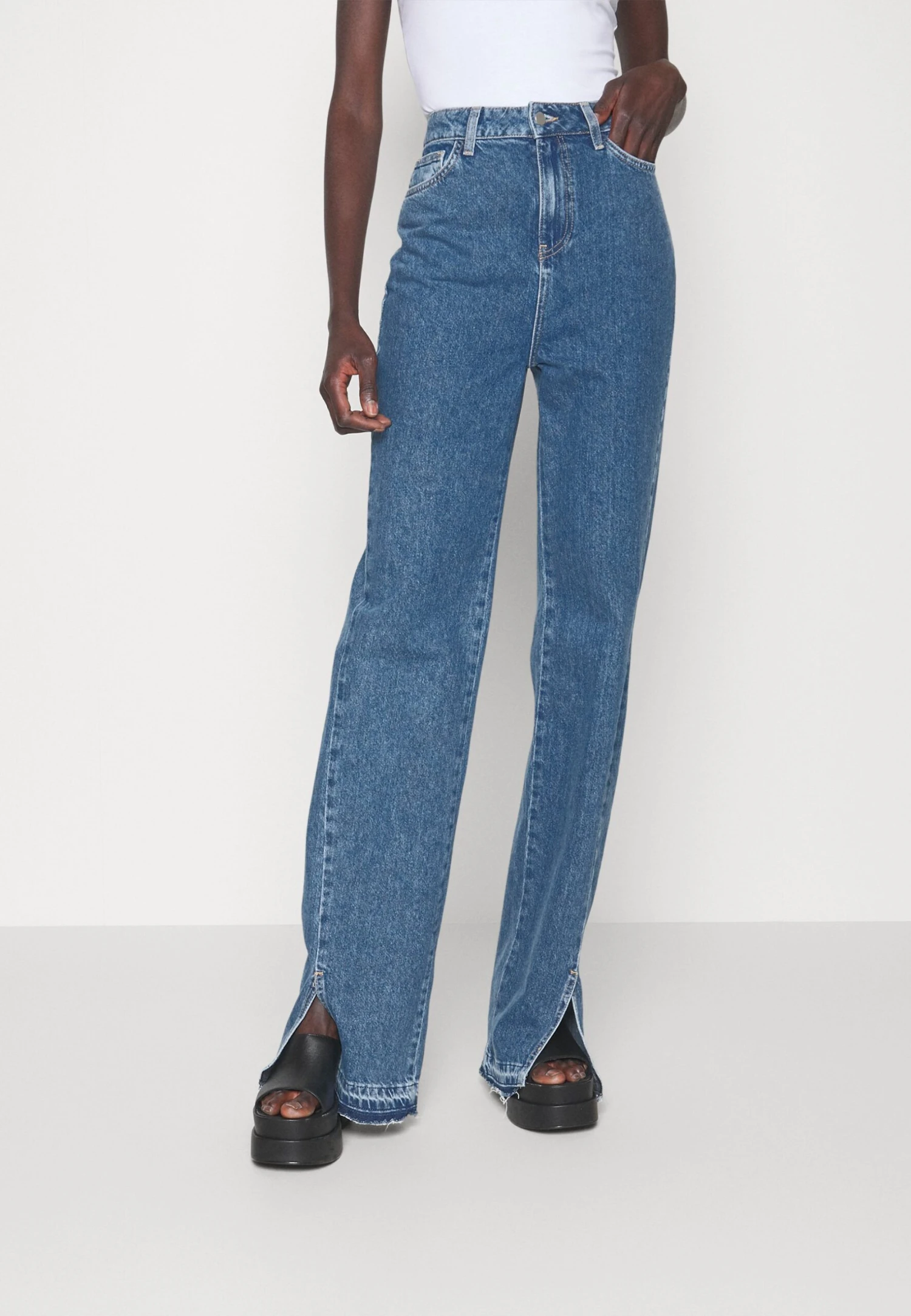 Jean Droit - Light Blue Denim 3 Jean Droit - Light Blue Denim
