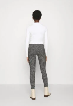 Even&Odd 2 Pack - Pullover - Black/White 11 Even&Odd 2 Pack - Pullover - Black/White -Even&Odd e4ccb4a491b944f8a502c12963fd630b