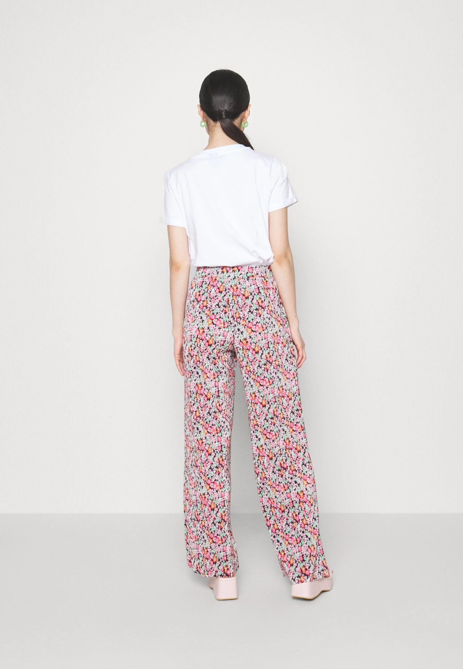 Plisse Flared Trousers - Pantalon Classique - 917 - Multi-Coloured 5 Plisse Flared Trousers - Pantalon Classique - 917 - Multi-Coloured – Image 3