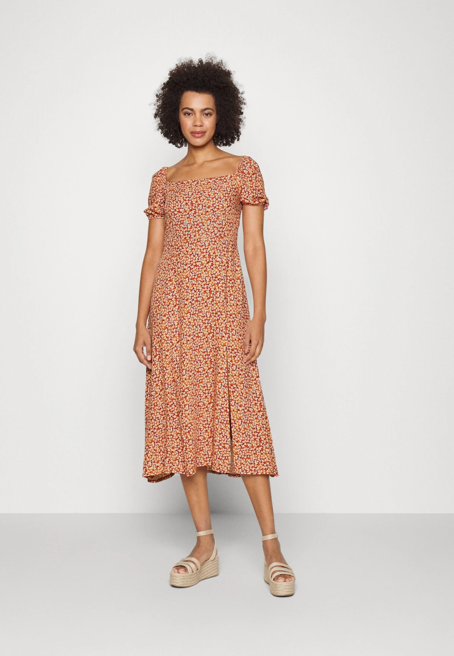 Even&Odd Robe De Jour - Red/White 3 Even&Odd Robe De Jour - Red/White