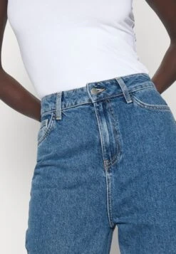 Jean Droit - Light Blue Denim 11 Jean Droit - Light Blue Denim -Even&Odd f1e943aca7754b3fb6eca5026c0aa1c3