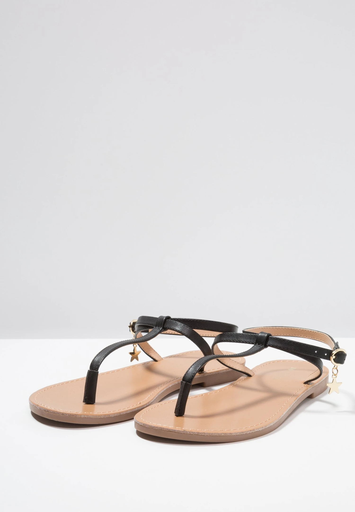 Even&Odd Tongs - Black 7 Even&Odd Tongs - Black – Image 5